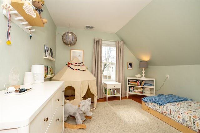 25 S Lincoln St, Natick, MA 01760