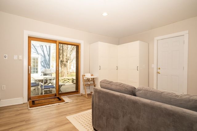 25 S Lincoln St, Natick, MA 01760