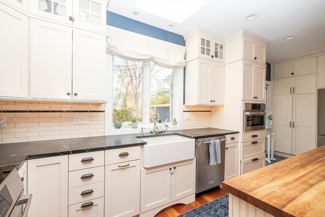 25 S Lincoln St, Natick, MA 01760