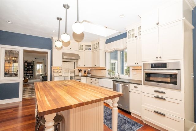 25 S Lincoln St, Natick, MA 01760