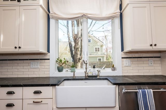 25 S Lincoln St, Natick, MA 01760