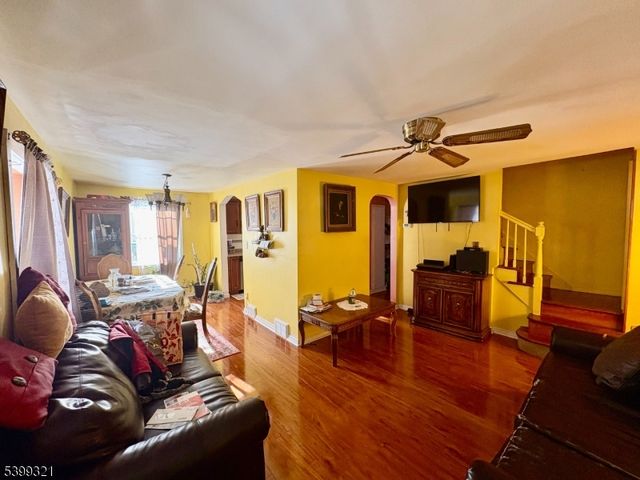 48 Sussex Rd, Bergenfield Boro, NJ 07621
