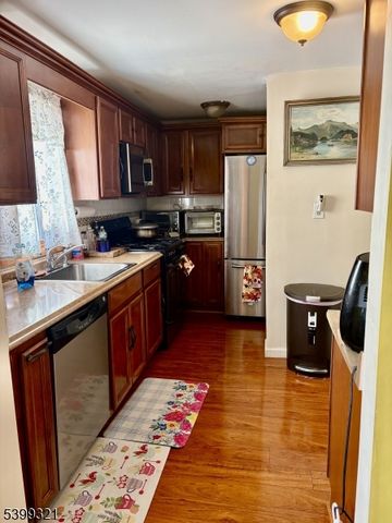 48 Sussex Rd, Bergenfield Boro, NJ 07621