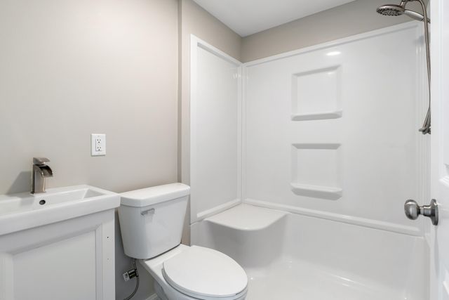 7737 Fruit Ridge Avenue NW, Sparta, MI 49345