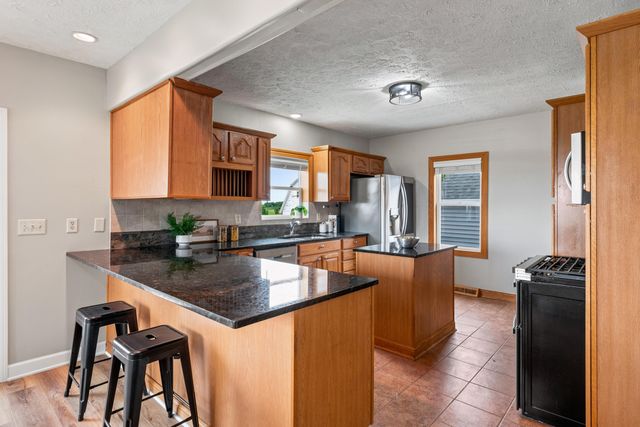 7737 Fruit Ridge Avenue NW, Sparta, MI 49345