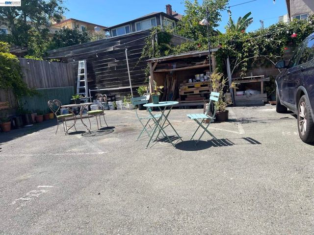 357 Lester Ave, Oakland, CA 94606