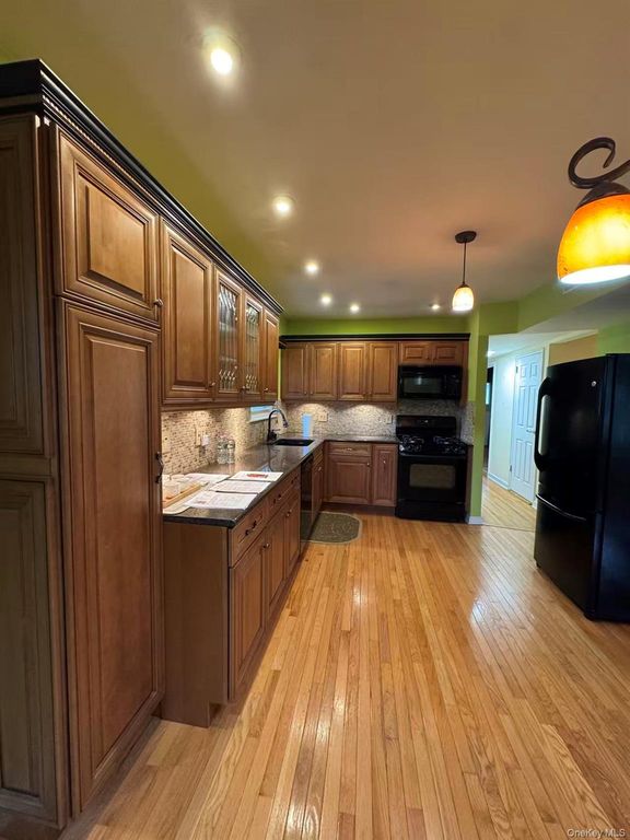 207-20 43rd Ave, Bayside, NY 11361 — photo 3