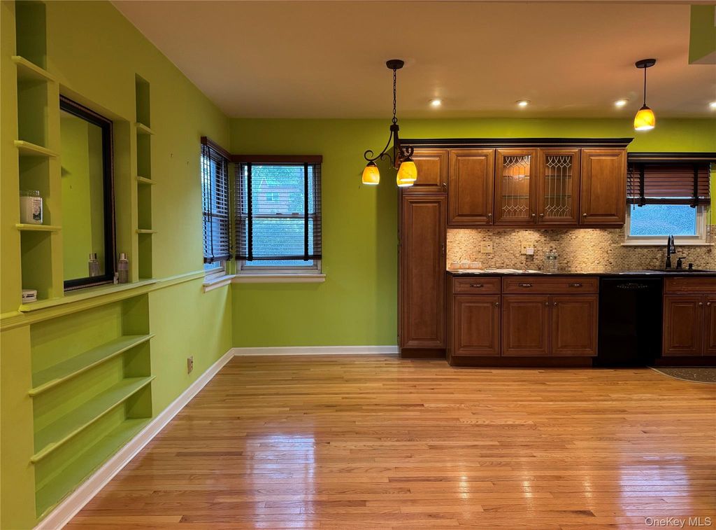 207-20 43rd Ave, Bayside, NY 11361 — photo 4