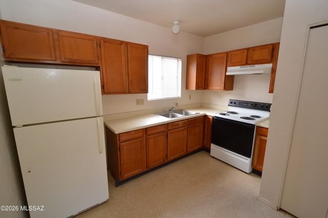 1616 N Columbus Boulevard, Tucson, AZ 85712