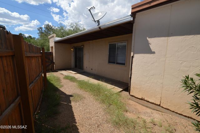 1616 N Columbus Boulevard, Tucson, AZ 85712