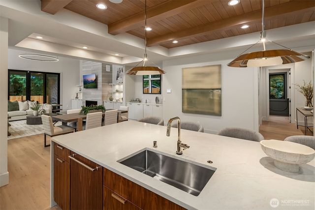 11005 NE 15th Street, Bellevue, WA 98004
