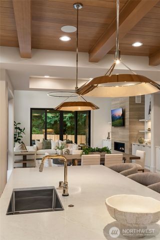 11005 NE 15th Street, Bellevue, WA 98004