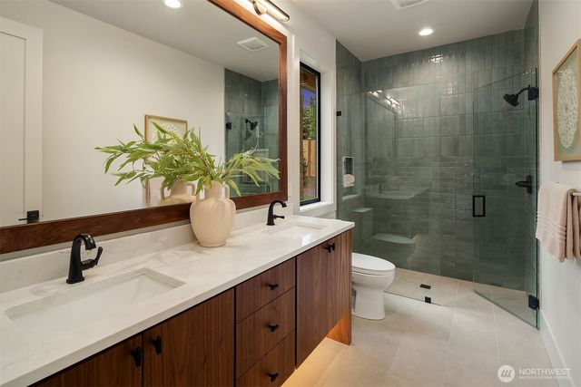 11005 NE 15th Street, Bellevue, WA 98004