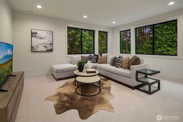 11005 NE 15th Street, Bellevue, WA 98004