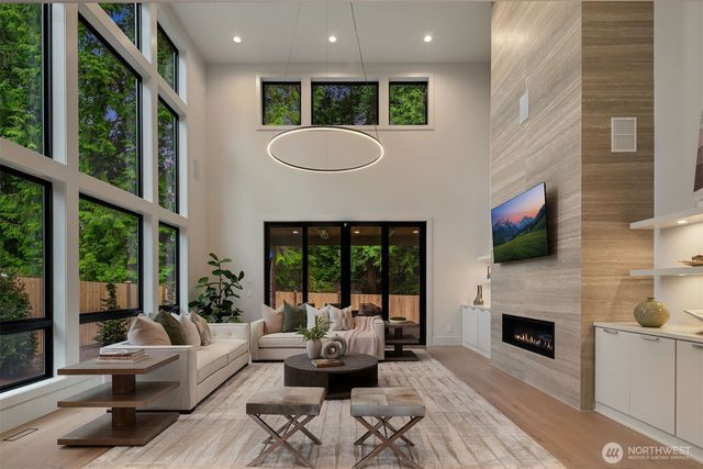11005 NE 15th Street, Bellevue, WA 98004