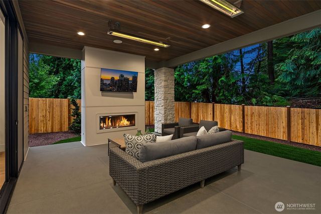 11005 NE 15th Street, Bellevue, WA 98004