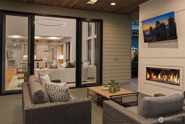 11005 NE 15th Street, Bellevue, WA 98004