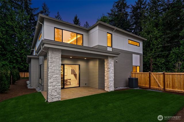 11005 NE 15th Street, Bellevue, WA 98004