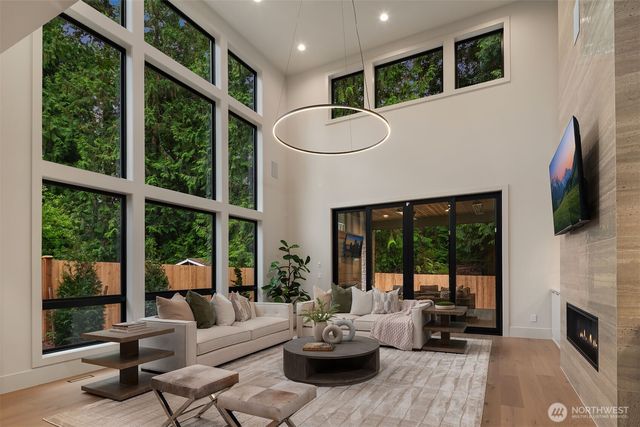 11005 NE 15th Street, Bellevue, WA 98004