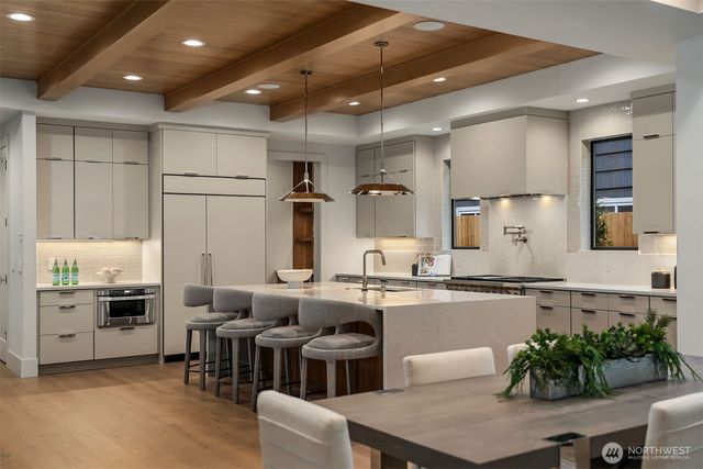 11005 NE 15th Street, Bellevue, WA 98004