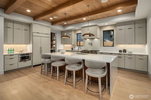 11005 NE 15th Street, Bellevue, WA 98004