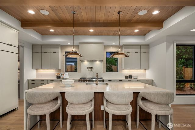 11005 NE 15th Street, Bellevue, WA 98004