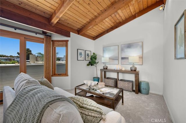 2461 Silverstrand Avenue, Hermosa Beach, CA 90254