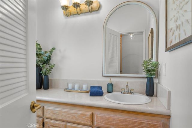 2461 Silverstrand Avenue, Hermosa Beach, CA 90254