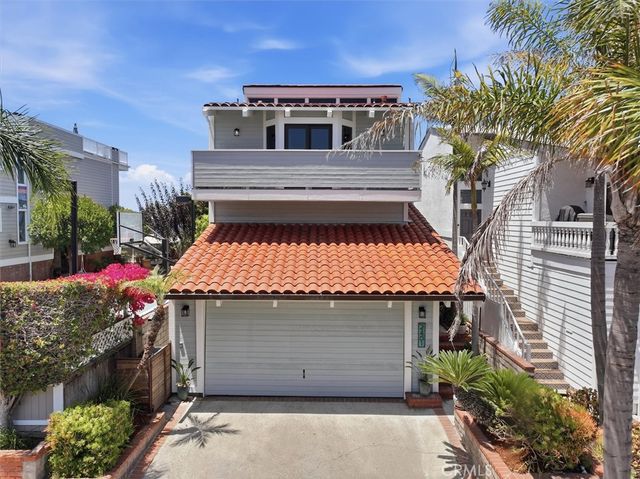 2461 Silverstrand Avenue, Hermosa Beach, CA 90254