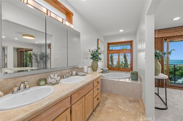 2461 Silverstrand Avenue, Hermosa Beach, CA 90254