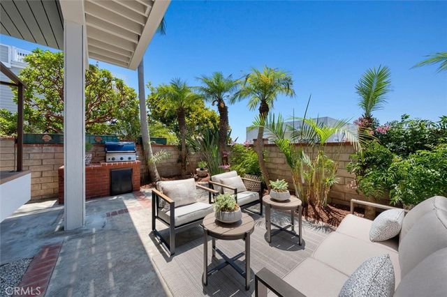 2461 Silverstrand Avenue, Hermosa Beach, CA 90254