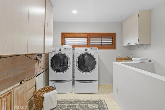 2461 Silverstrand Avenue, Hermosa Beach, CA 90254