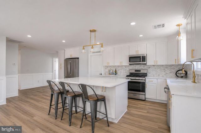 66 BEACHHURST, Cape May, NJ 08204