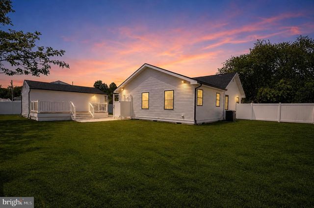 66 BEACHHURST, Cape May, NJ 08204