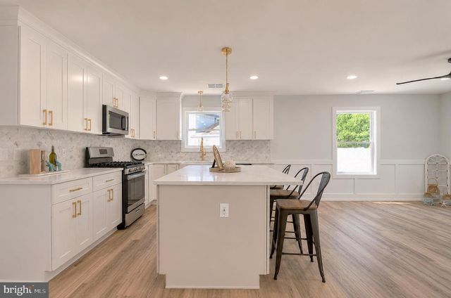 66 BEACHHURST, Cape May, NJ 08204