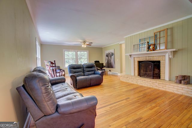 521 W John Hand Road, Cedartown, GA 30125