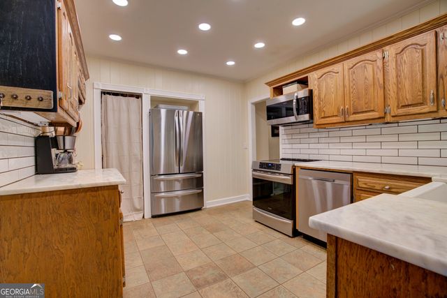 521 W John Hand Road, Cedartown, GA 30125