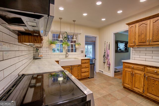 521 W John Hand Road, Cedartown, GA 30125