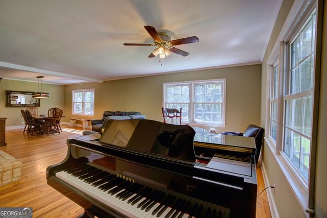 521 W John Hand Road, Cedartown, GA 30125