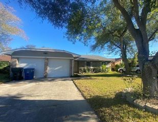 5810 Crestford Dr, Corpus Christi, TX 78415