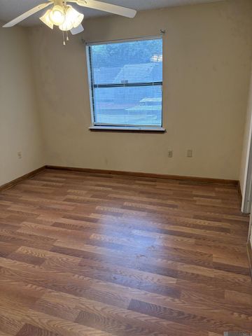 5155 S Oaks Dr, Baton Rouge, LA 70816