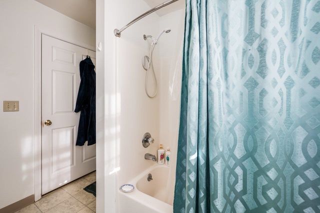 15 Tampa Dr Unit B, Rochester, NH 03867