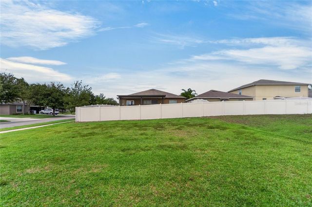 215 ENGLISH HERITAGE PLACE, Dover, FL 33527