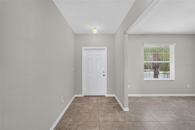 215 ENGLISH HERITAGE PLACE, Dover, FL 33527