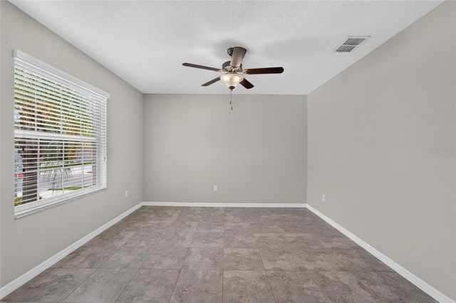 215 ENGLISH HERITAGE PLACE, Dover, FL 33527