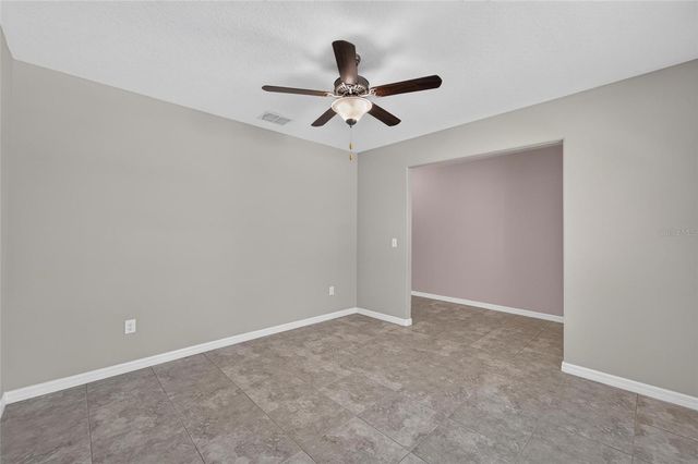 215 ENGLISH HERITAGE PLACE, Dover, FL 33527