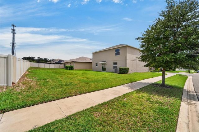 215 ENGLISH HERITAGE PLACE, Dover, FL 33527