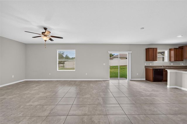 215 ENGLISH HERITAGE PLACE, Dover, FL 33527