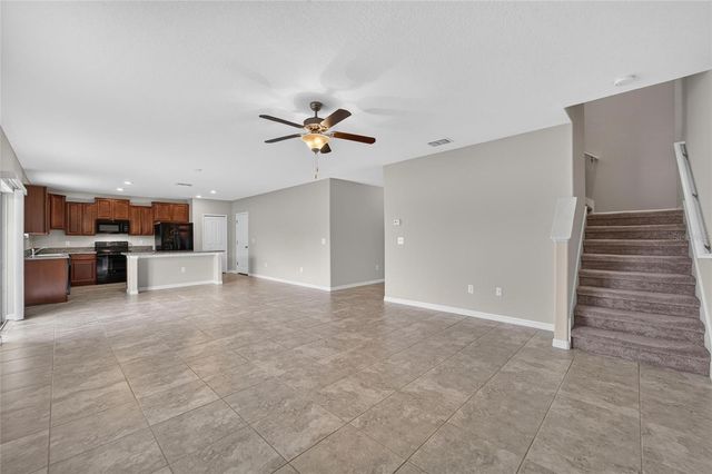 215 ENGLISH HERITAGE PLACE, Dover, FL 33527