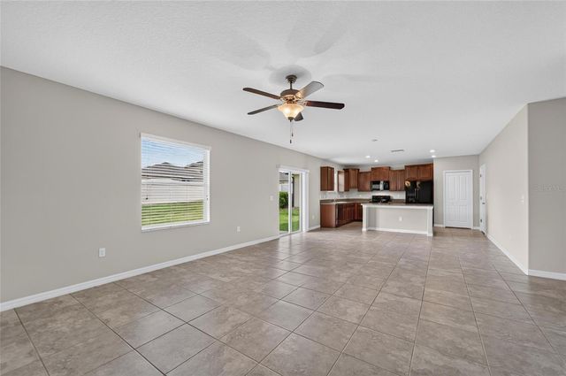 215 ENGLISH HERITAGE PLACE, Dover, FL 33527